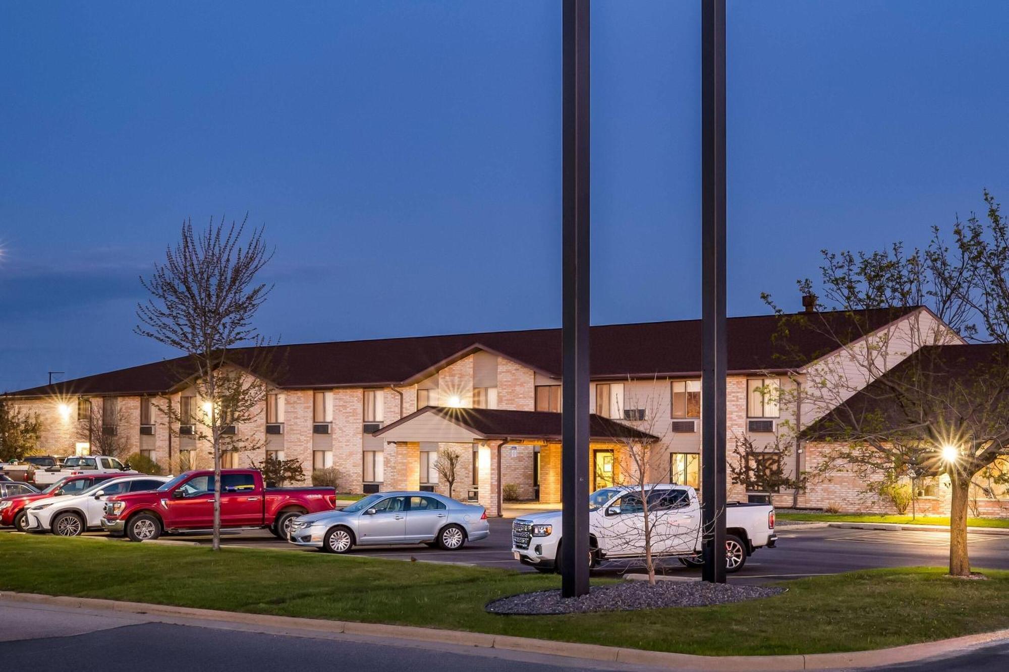 Days Inn By Wyndham Black River Falls - Access To Atv Trail Exterior photo