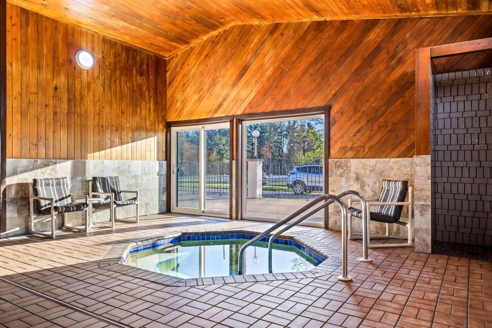 Days Inn By Wyndham Black River Falls - Access To Atv Trail Exterior photo